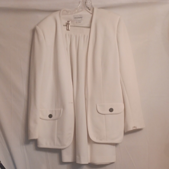 Haberdashery Women's White Blazer Size 8